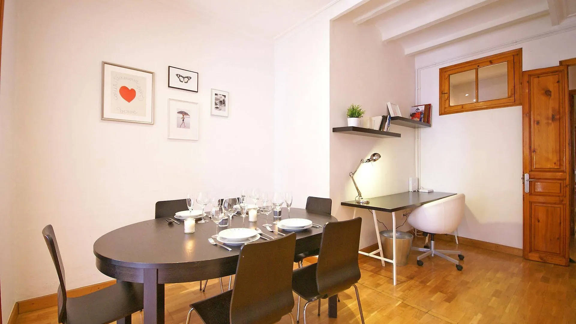 Flateli Aribau Apartment Barcelona