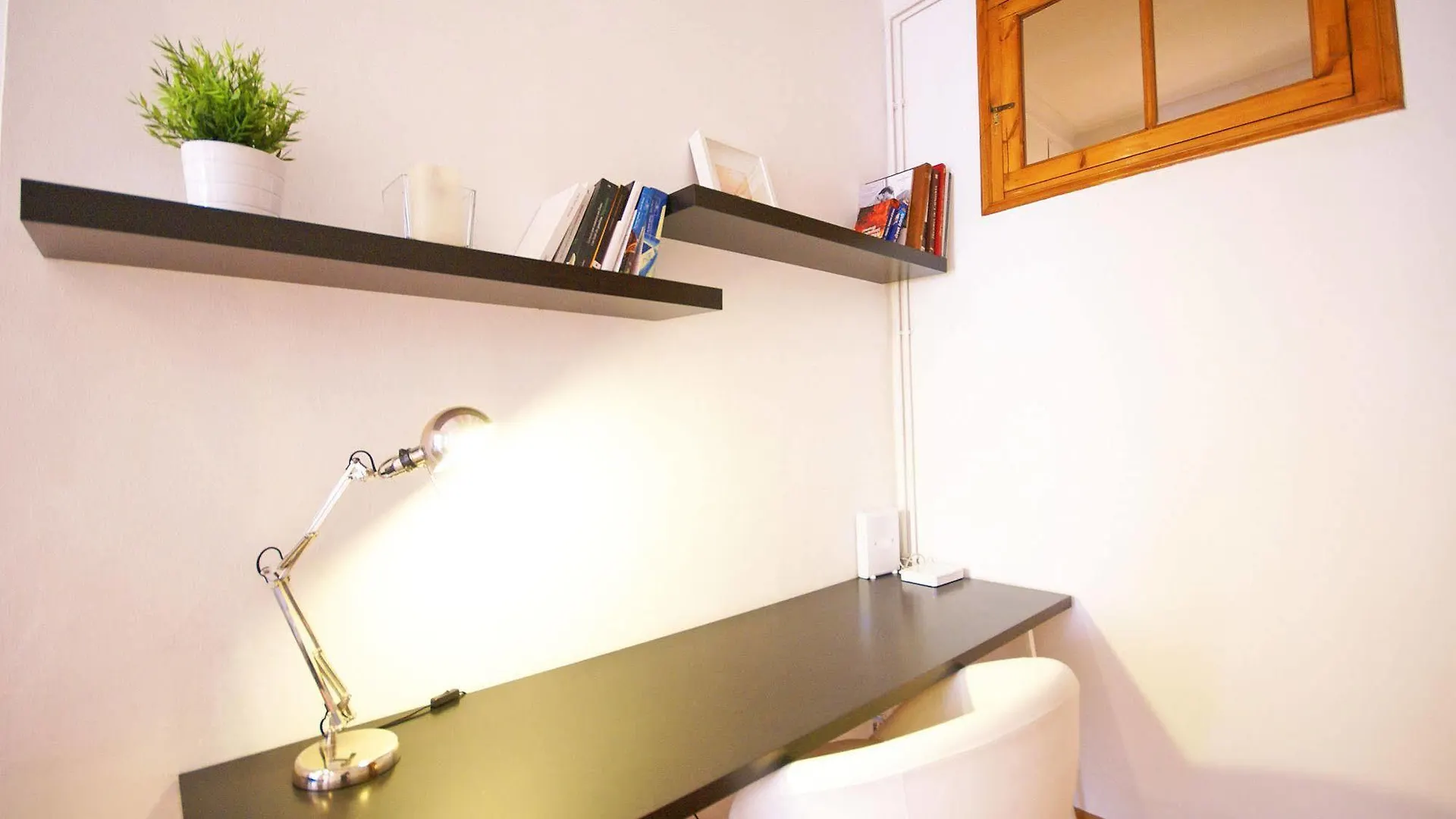 Flateli Aribau Apartment Barcelona