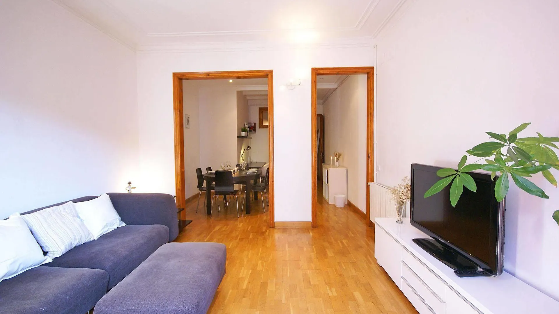 Apartamento Flateli Aribau Barcelona 0*,